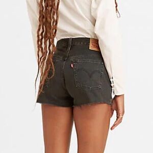 030 NWT LEVI’S 501 Shorts